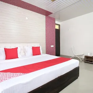 Collection O Gold Star Hotel